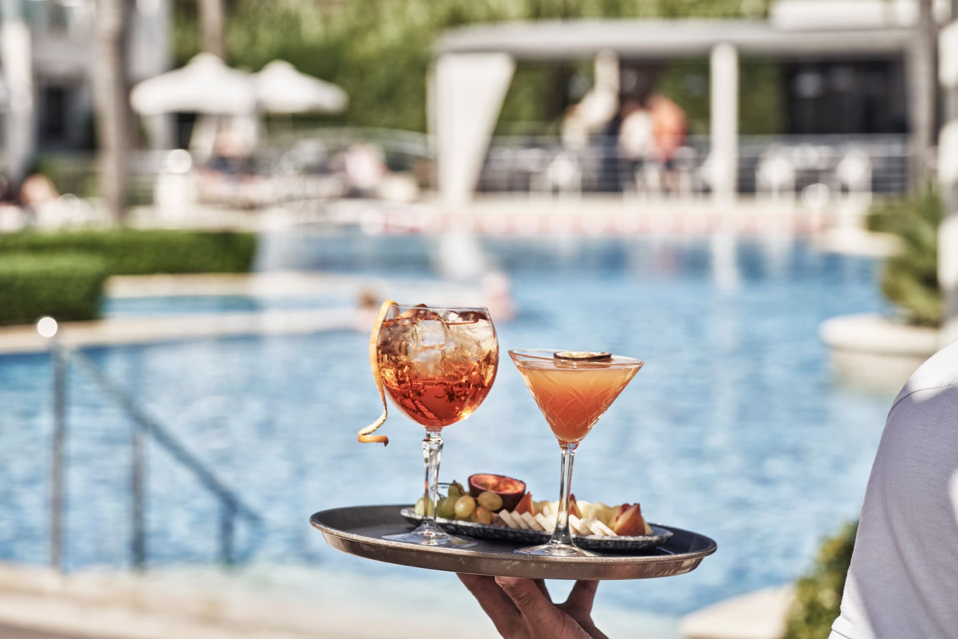 Cocktails_by_the_pool_tsilivi_zakynthos_Lesante_Classic